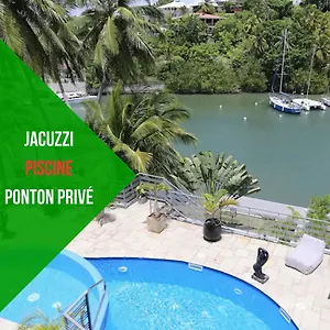 https://villa-evasion-piscine-jacuzzi-et-ponton-priv.comcaribbean.com