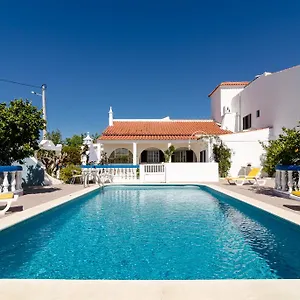 https://armacao-de-pera-villa-hedwiges.hotelaalgarve.com